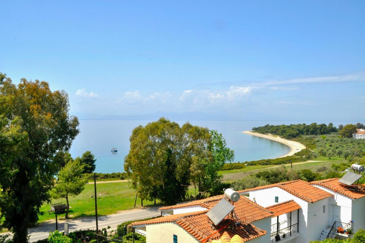 Heracles Guesthouse Rovies Extérieur photo